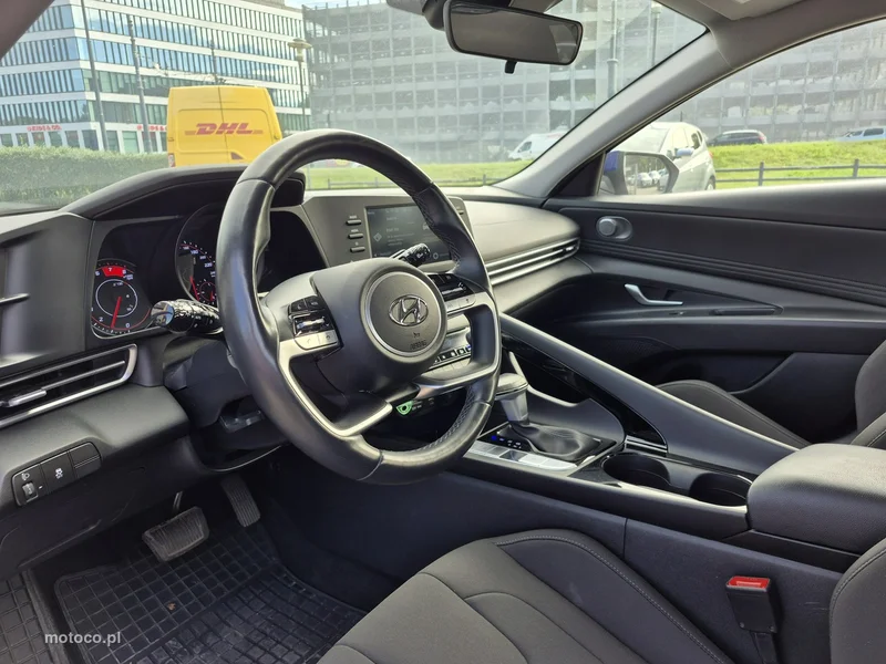 Hyundai Elantra 11