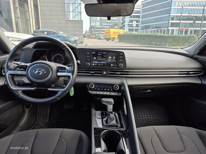 Hyundai Elantra 19