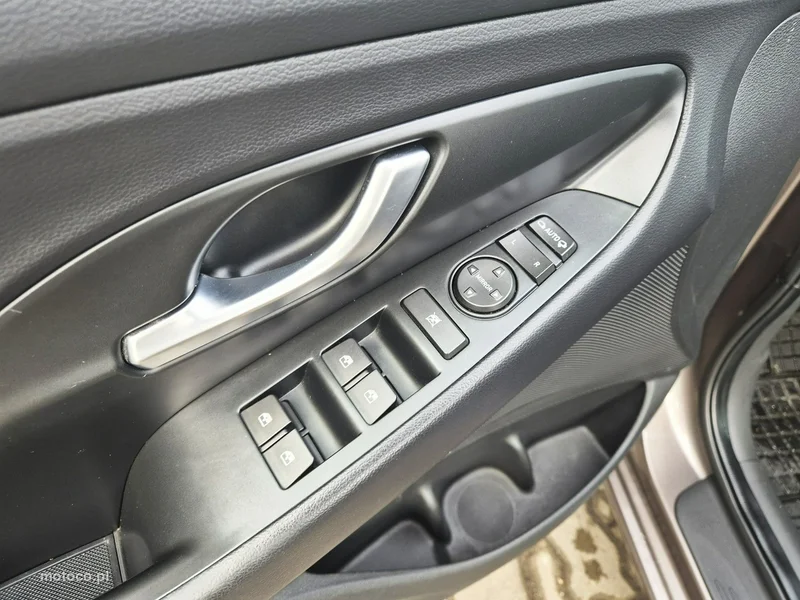 Hyundai i30 17