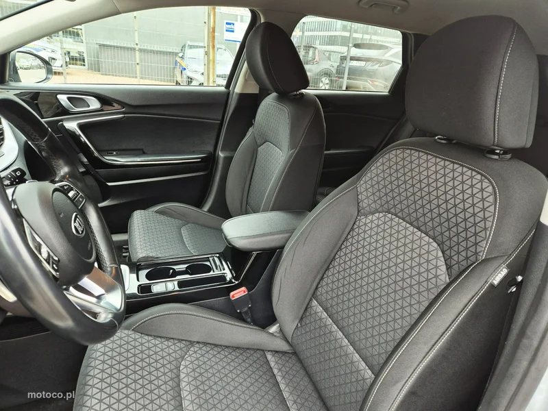Kia Nowy Ceed 10