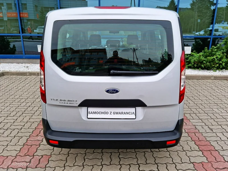 Ford Tourneo Connect 12
