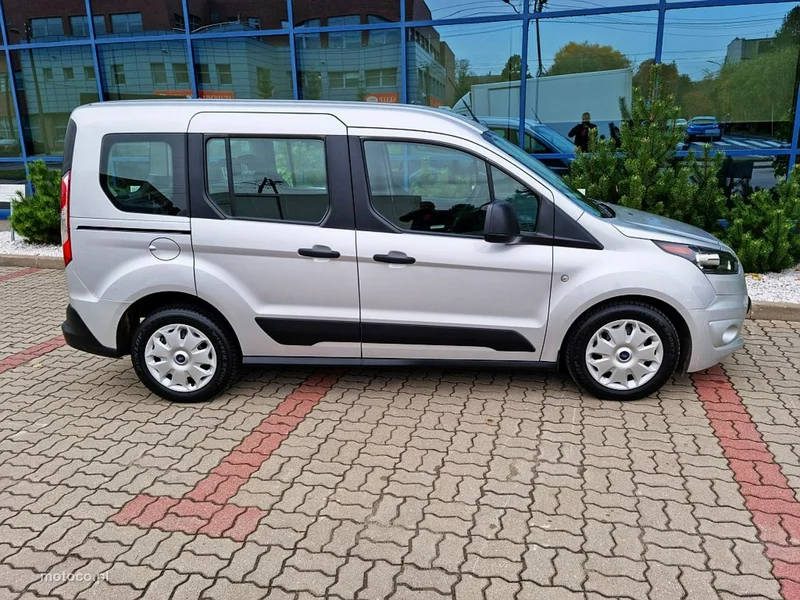 Ford Tourneo Connect 9