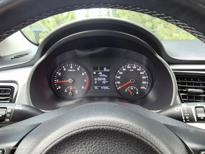 Kia Rio 6