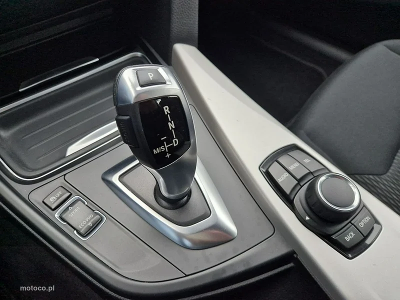 BMW Seria 3 F30 320 9