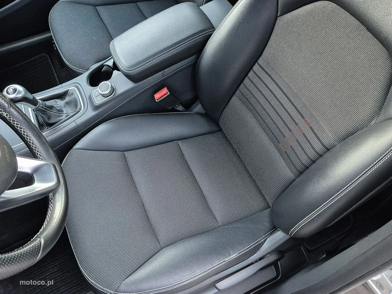 Mercedes-Benz Klasa B W246 B 180 7