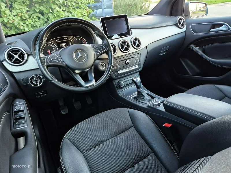 Mercedes-Benz Klasa B W246 B 180 8