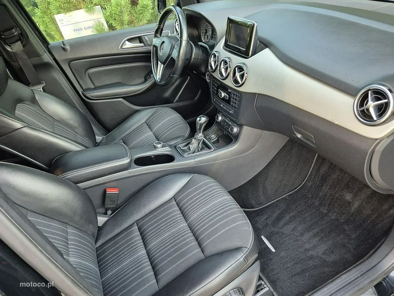 Mercedes-Benz Klasa B W246 B 180 22