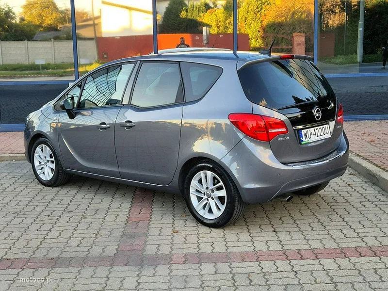 Opel Meriva B 11