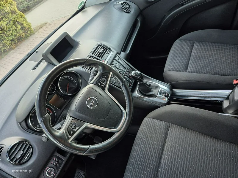 Opel Meriva B 19