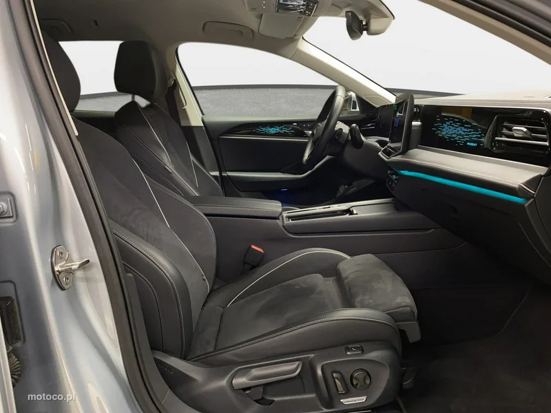 Volkswagen Passat Variant B9 12