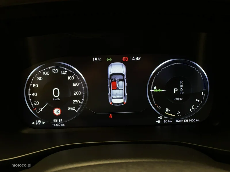 Volvo XC 40 24