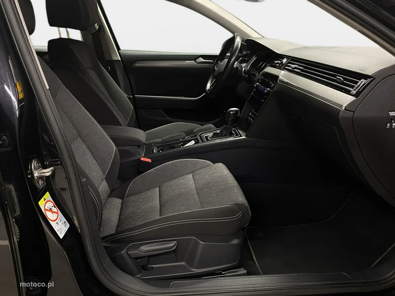 Volkswagen Passat Variant B8 12