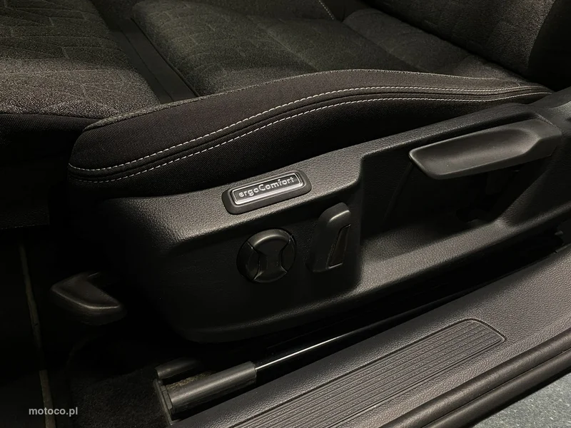 Volkswagen Passat Variant B8 13