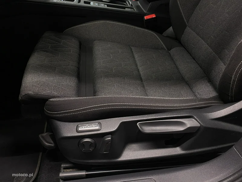Volkswagen Passat Variant B8 14