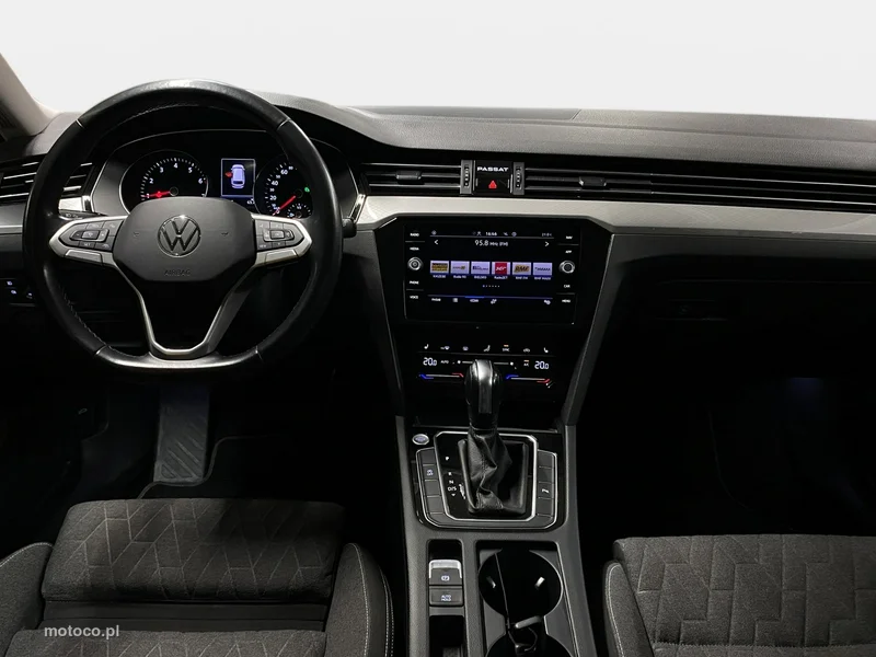 Volkswagen Passat Variant B8 21