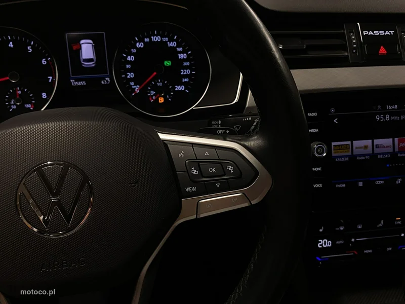 Volkswagen Passat Variant B8 24