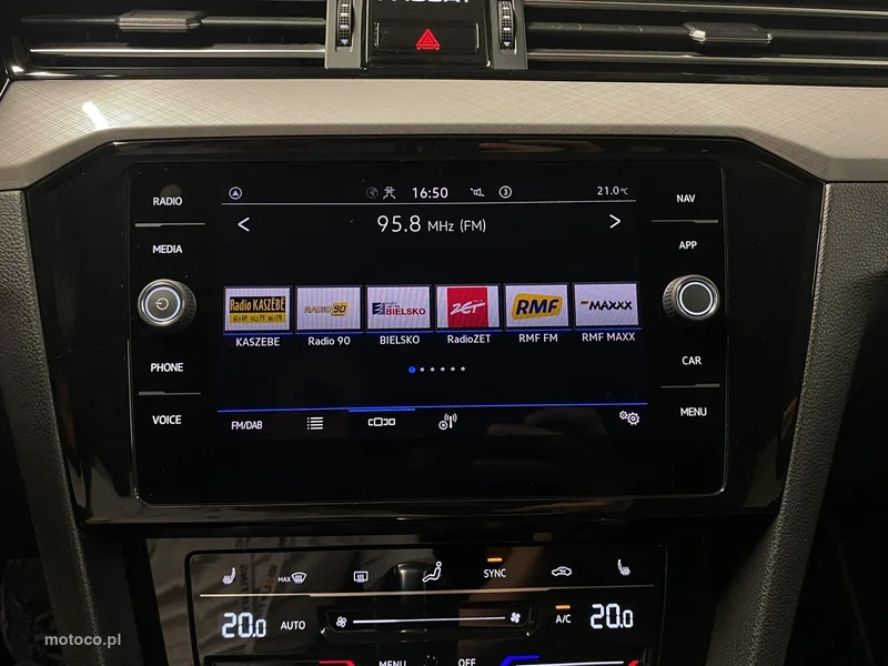 Volkswagen Passat Variant B8 27
