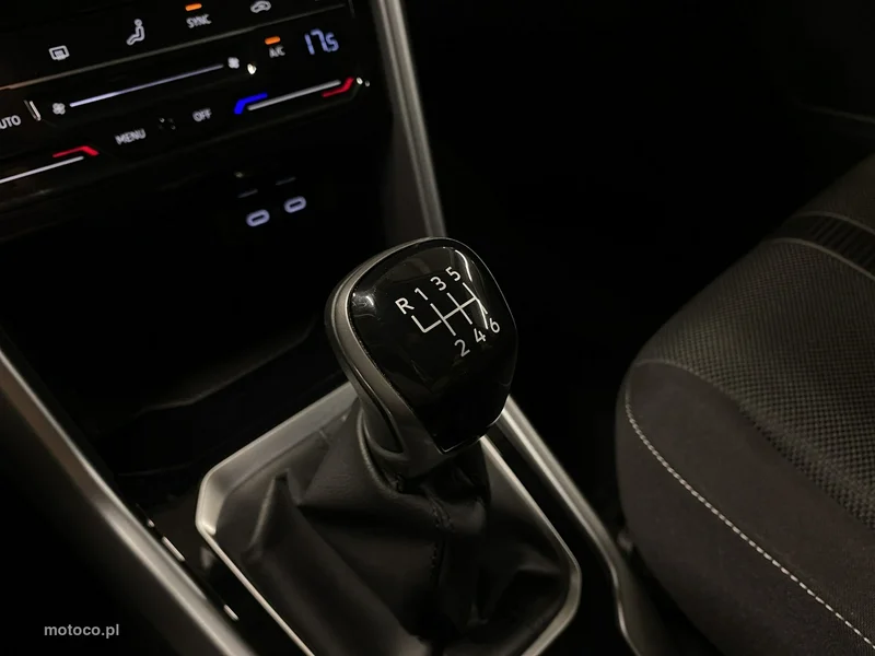 Volkswagen T-Roc A1 35