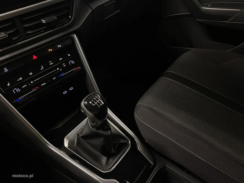 Volkswagen T-Roc A1 36