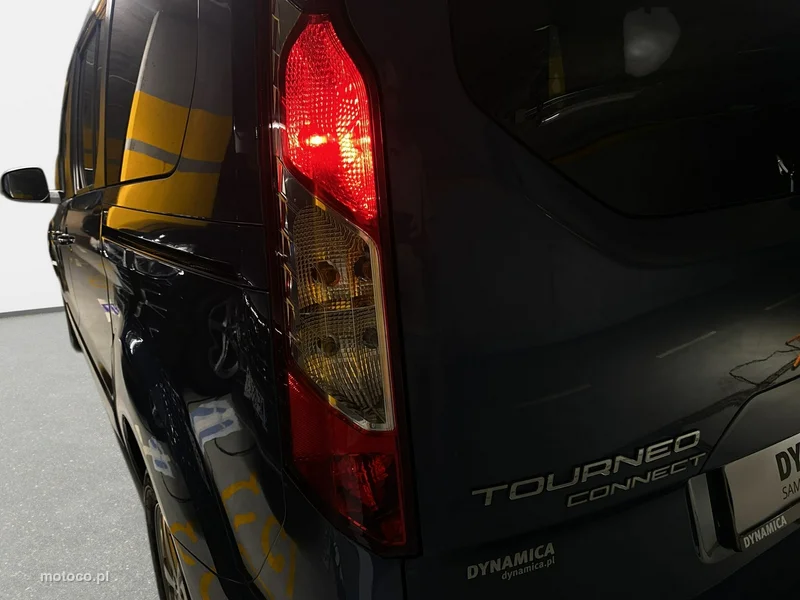 Ford Grand Tourneo Connect 11