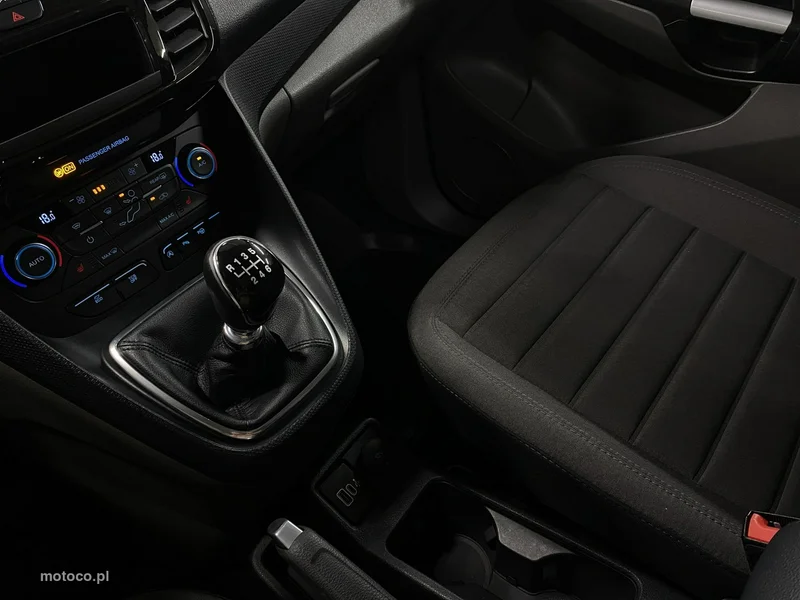 Ford Grand Tourneo Connect 36