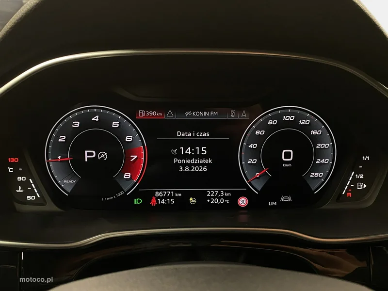 Audi Q3 F3 23