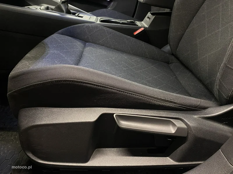 Volkswagen Golf VIII 13