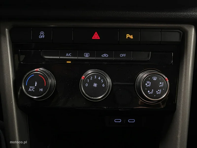 Volkswagen T-Roc A1 30