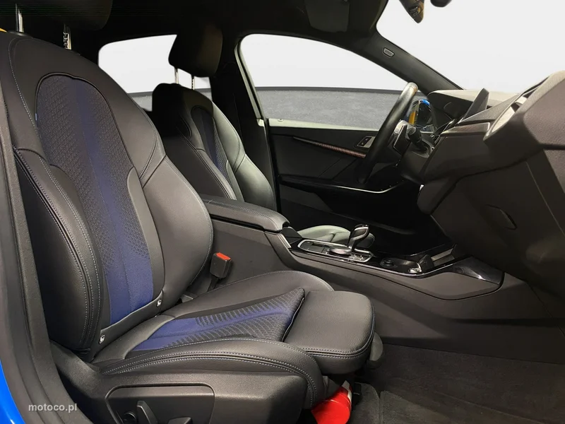 BMW Seria 2 G42 220 12