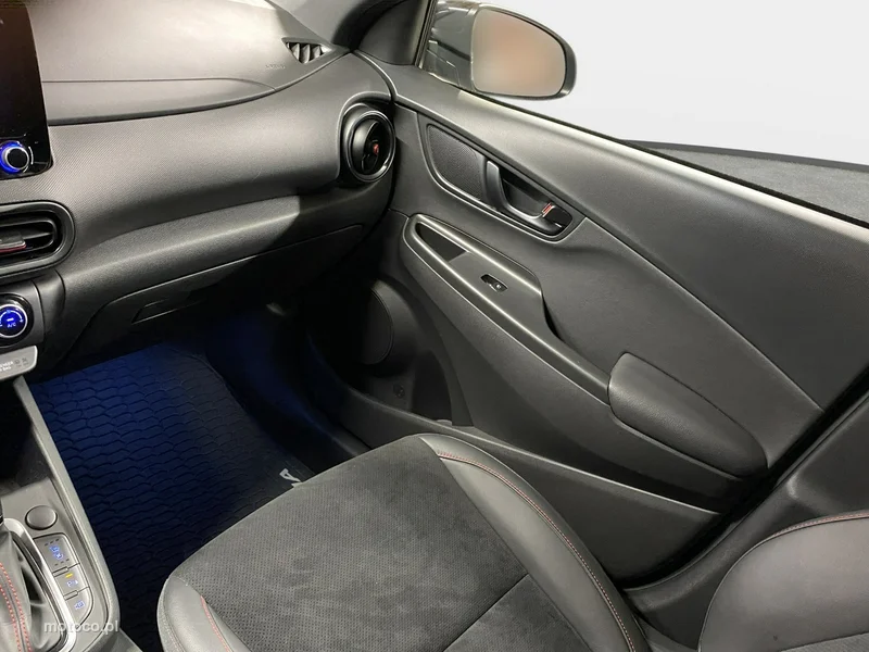 Hyundai KONA 39