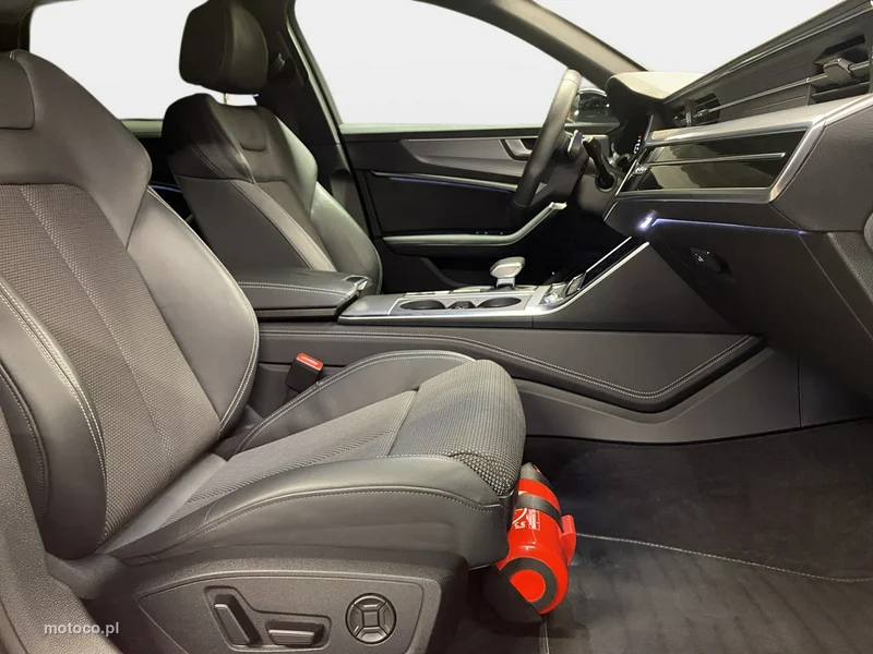 Audi A6 C8 12