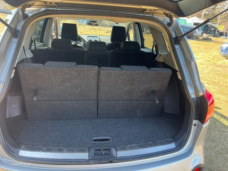 Nissan Qashqai+2 11
