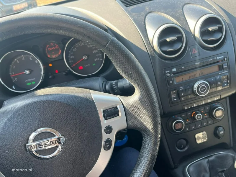 Nissan Qashqai+2 8