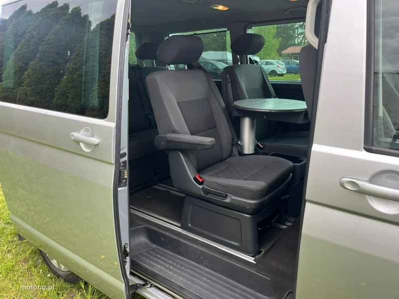 Volkswagen Multivan 11