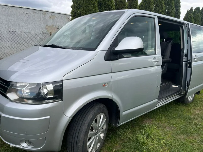 Volkswagen Multivan 12