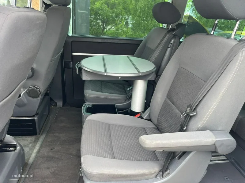 Volkswagen Multivan 16