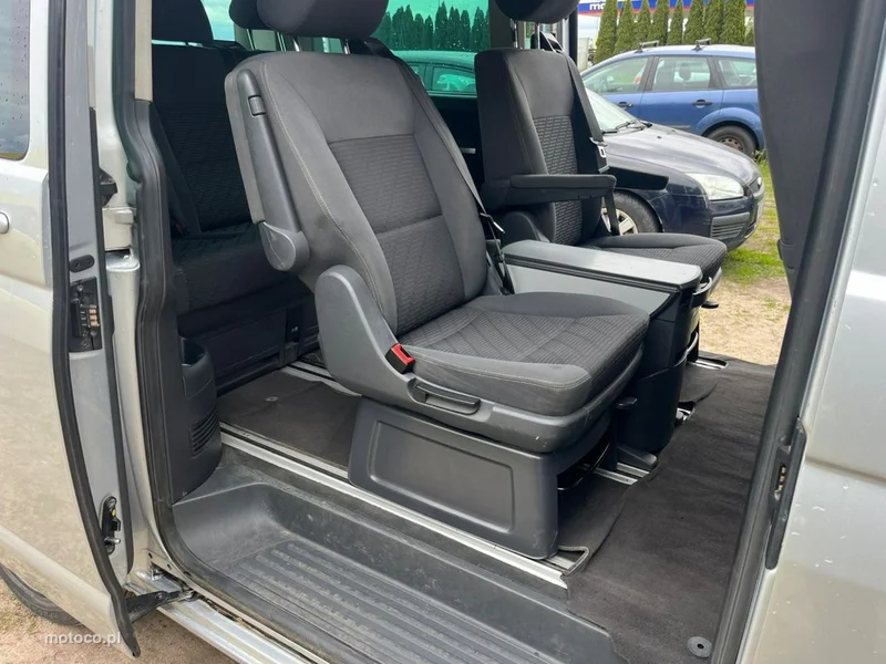 Volkswagen Multivan 25