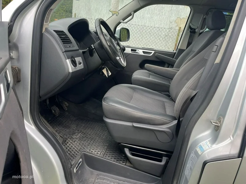 Volkswagen Multivan 26
