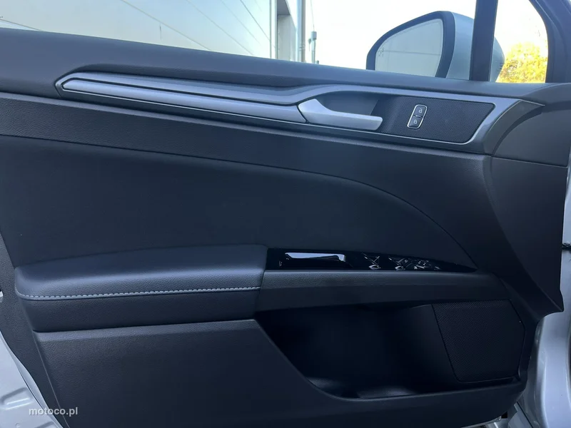 Ford Mondeo V 17