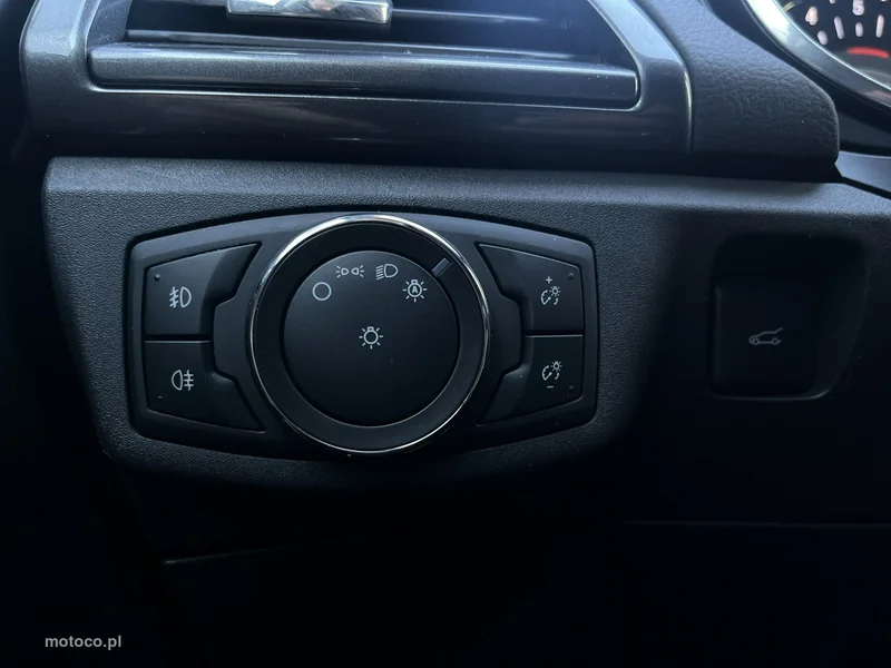 Ford Mondeo V 19