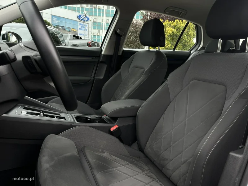 Volkswagen Golf VIII 15