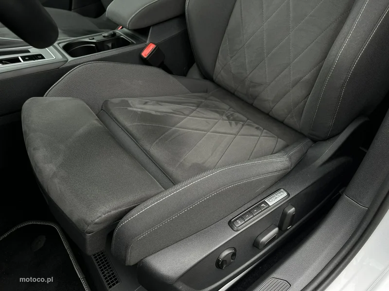 Volkswagen Golf VIII 16