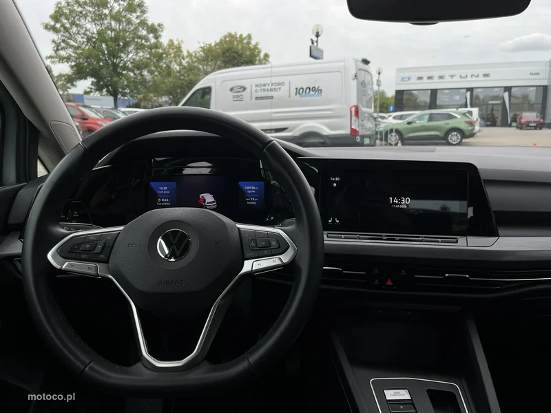 Volkswagen Golf VIII 21