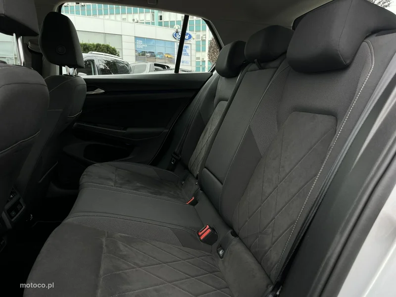 Volkswagen Golf VIII 35