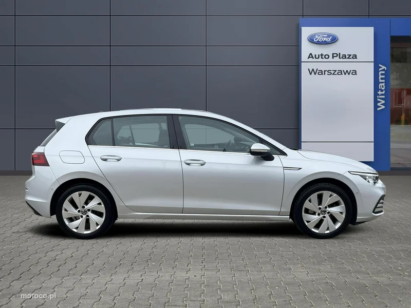 Volkswagen Golf VIII 6