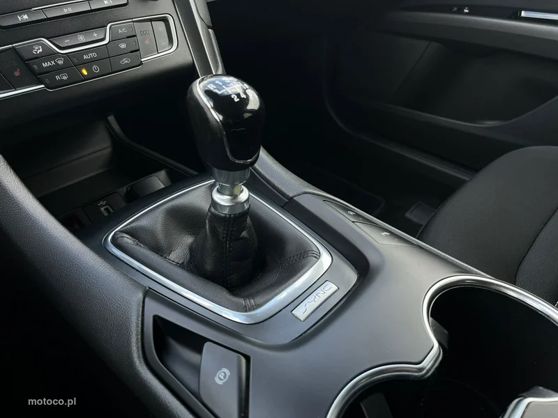 Ford Mondeo V 29