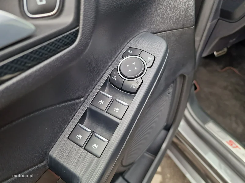 Ford Kuga III 39