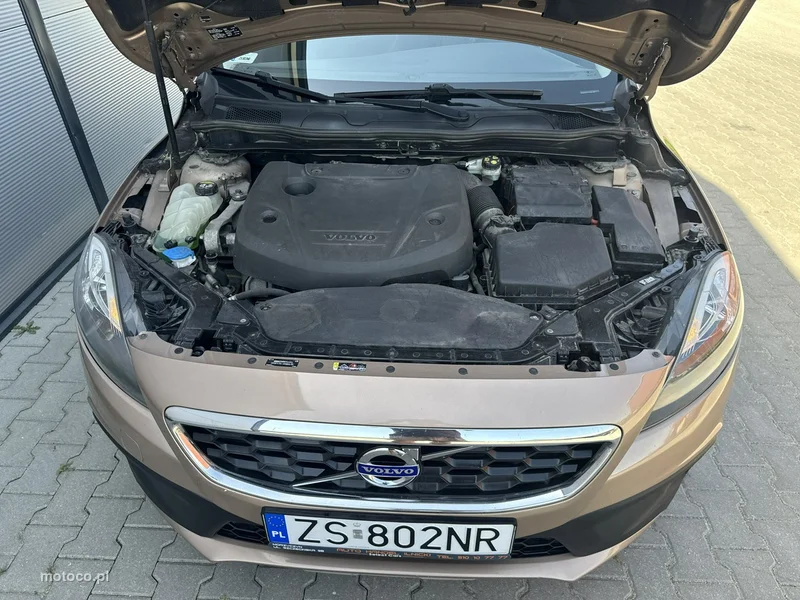 Volvo V40 Cross Country 18