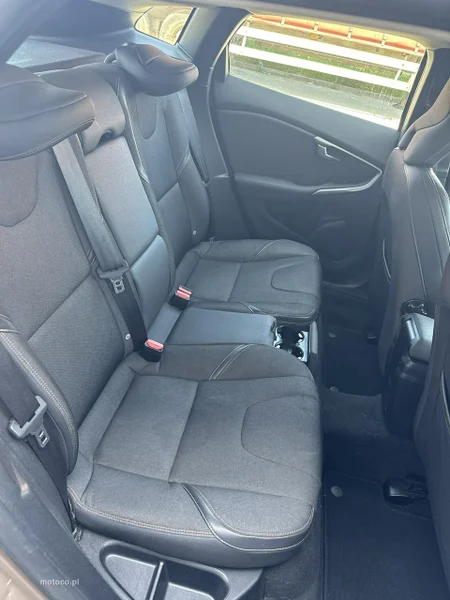 Volvo V40 Cross Country 23