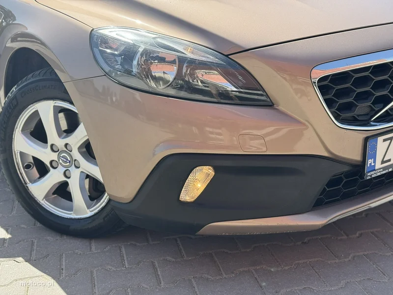 Volvo V40 Cross Country 4